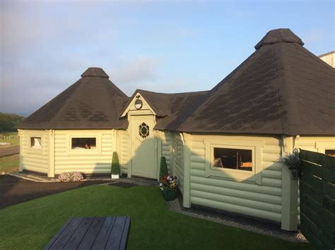 log cabins kelty fife.